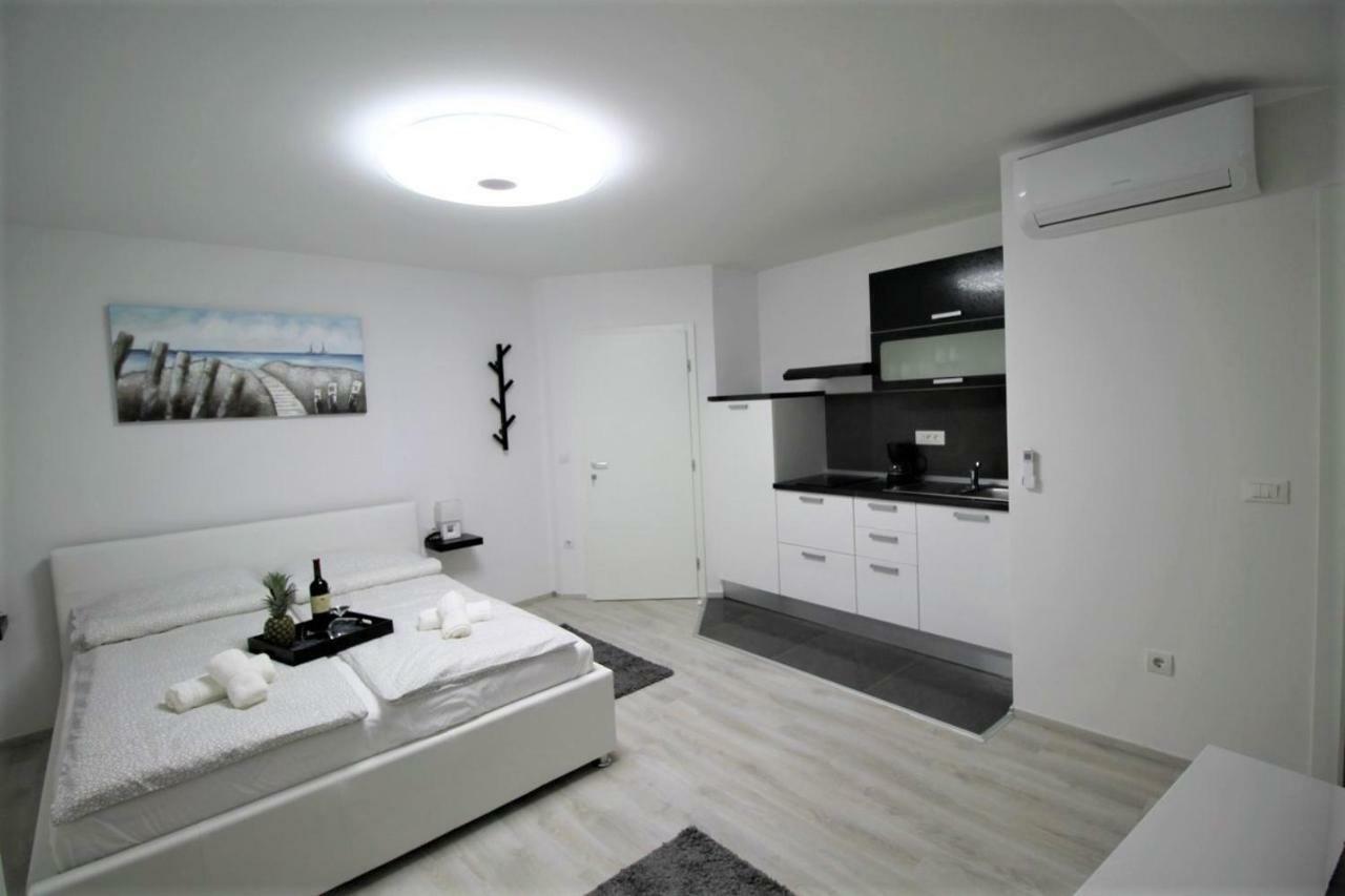 Arbel Apartments Пореч Екстер'єр фото