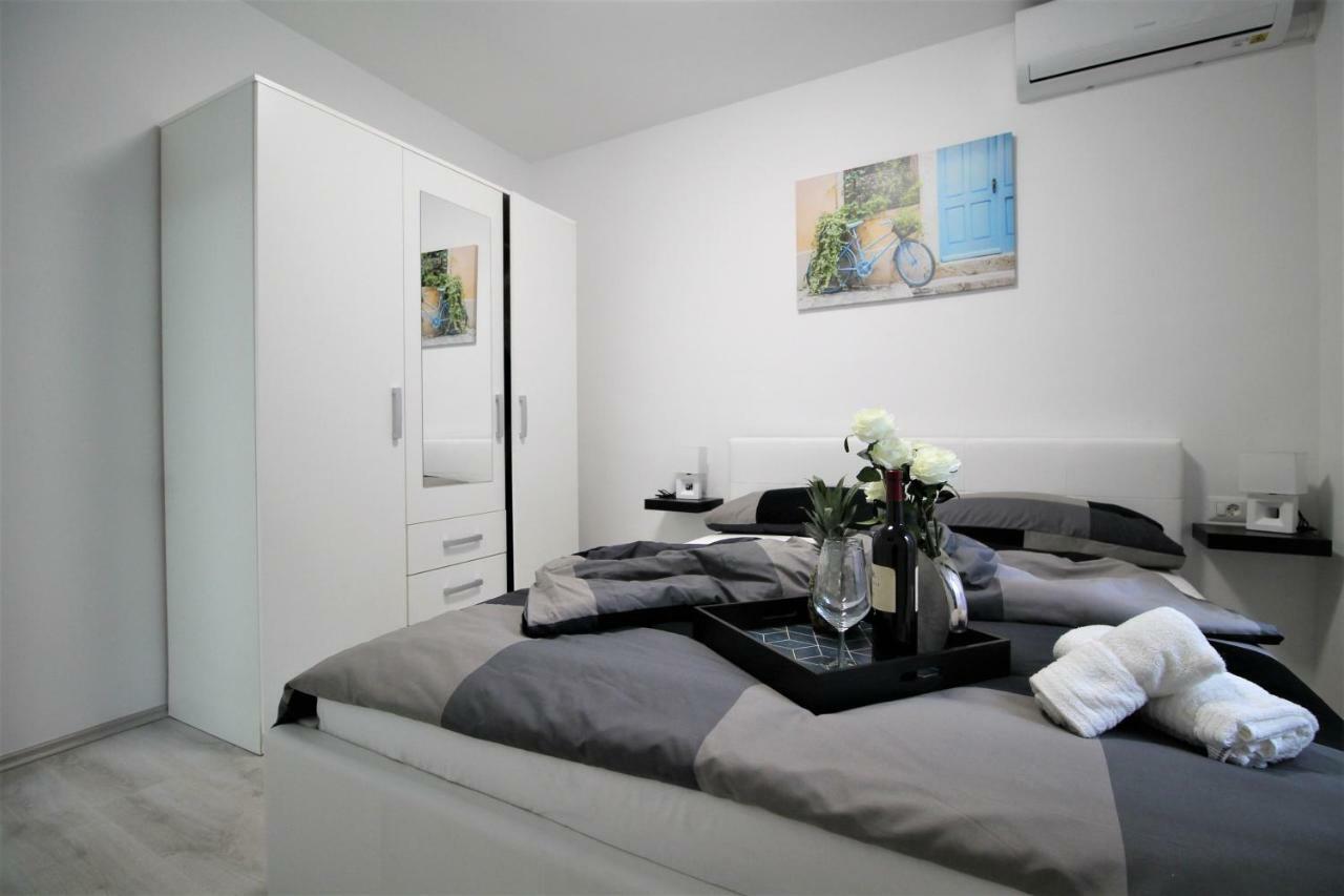 Arbel Apartments Пореч Екстер'єр фото