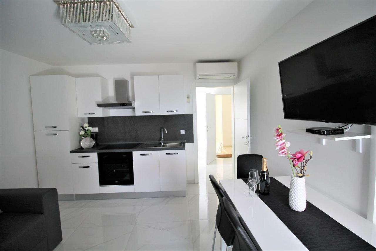 Arbel Apartments Пореч Екстер'єр фото