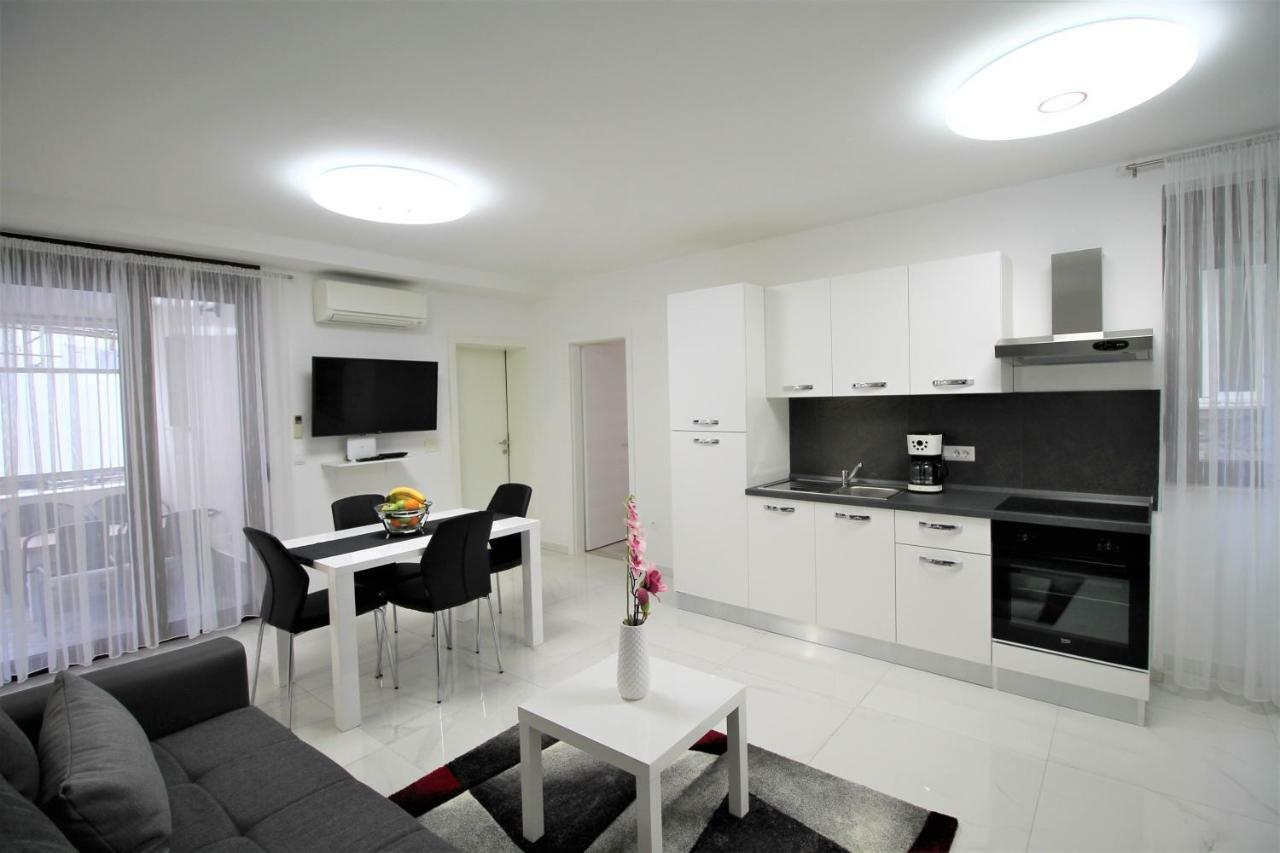 Arbel Apartments Пореч Екстер'єр фото